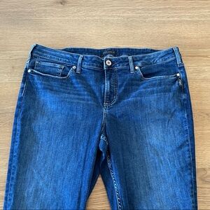 Silver Jeans Women’s Avery Slim Blue Stretch Size 18 Length 31